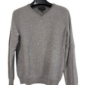 Bloomingdale's Men's Gray V-Neck Sweater